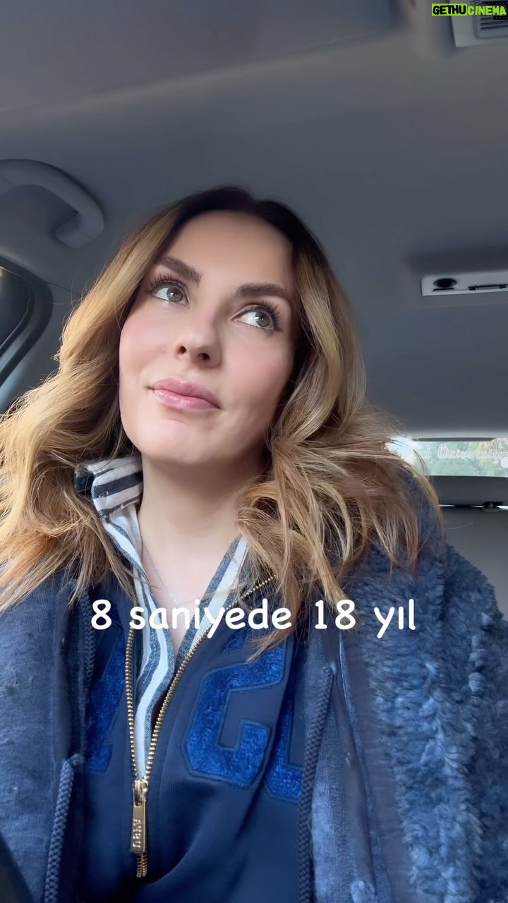 Zeynep Koltuk Instagram - Oyunculukta 18 yıl… Oyunculukta da rüştümü ispat ettim bu sene🥳 Bu zorlu mesleği severek yapmama sebep olan tüm kamera önü ve arkası ekip arkadaşlarıma selam olsun🙋🏼♀️ 🧿✨🙏🏻🥰 #adanalı #adanalimaria #behzatc #şulemollaoğlu #boudica #kuzeyyıldızı #ghbg #alsancakdizisi #alsancakamy #yabanidizi #melikegüntay #aramızdakalsın #kodadıkaos