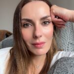 Zeynep Koltuk Instagram - Kendime hatırlatma: “Kendini şah zanneden piyonlara prim verdığin sürece mat olan hep sen olacaksın♟️♟️♟️”