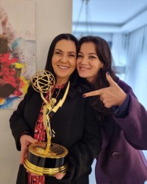 Zeyno Eracar Instagram - Emmy emin ellerde🧿💋