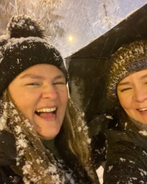 Zeyno Günenç Instagram - ☃️❄️🌟🧡 kardeşle dün geceden @elifgunenc 👭