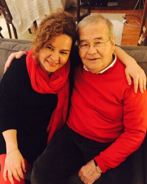 Zeyno Günenç Instagram - benim canım güzel kalpli Büloş’um canım babam’ı bugün kaybettik...sen harika bir baba oldun bize💗seni çok seviyorum ve çok özleyeceğim.yattığın yer incinmesin bitaneciğim... cenazesi 27 haziran pazartesi Fatih camii’nde kılınacak ikindi namazını müteakiben Silivrikapı mezarlığı’na defnedilecektir. @italyanliselilerdernegi#BülentGünenç
