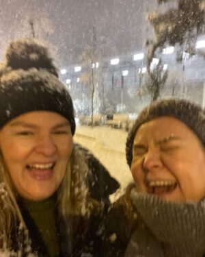 Zeyno Günenç Instagram - ☃️❄️🌟🧡 kardeşle dün geceden @elifgunenc 👭