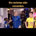 Zezeh Barbosa Instagram – 💔😤

Até quando? Tristíssimo…

Via @oespelhodopreto ✊🏾🤎
.
.
.
.
#antiracismo #antiracista #racismoestrutural #racismoécrime #racistasnãopassarão #racismoinstitucional #educacaoantirracista #racismonão #racismonao #consciencianegra