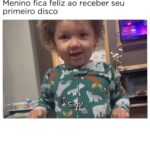 Zezeh Barbosa Instagram - A dancinha hahah🕺🏾 Entrando nos próximos dias úteis com esse espírito, né?😅 Ótima semana pra nós, amoresssss🍀 Via @radioalphafm . . . . #pretoélindo #criancasfofas #bebestyle #antiracismo #antiracista #racismoestrutural #racismoécrime #racistasnãopassarão #racismoinstitucional #educacaoantirracista #racismonão #racismonao #consciencianegra