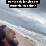 Zezeh Barbosa Instagram - Ninguém sabe🤡 O @alanrocha8 representou muito o brasileiro nesse vídeo, né?😅👍🏾 Mesmo assim, a gente tem muita fé e amor no corre :)✊🏾 É meme, mas poderia não ser hahahah ótima noite, amoresssss🍀 . . . . #começodeano #financaspessoais #controlefinanceiro #filhos #paisefilhos #maesefilhos #paisnegros #paispretos #atoresnegros #atoresbrasileiros #pararir #reelshumor #reelsengraçado #memesbr