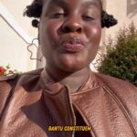 Zezeh Barbosa Instagram - Bantu Knots!✊🏾 Curtiu? Lindo, né?❤️ Ótima noite, babiesss🍀 Via @emilebrito e @boradescolonizar 👊🏾👊🏾 . . . . #bantuknots #cabeloafro #cabelocrespo #cabelocacheado #antiracismo #antiracista #racismoestrutural #racismoécrime #racistasnãopassarão #racismoinstitucional #educacaoantirracista #racismonão #racismonao #consciencianegra