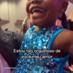 Zezeh Barbosa Instagram - Fofura do dia!🥰 Tenham em mente que nossos filhos são futuros reis e rainhas!❤️👑 Ótima quarta-feira, babiesss🍀 Via @thaybmorais2 👊🏾 . . . . #fofuradodia #bebesfofos #bebespretinhos #bebesnegros #criancasnegras #criancasfofas #bebefofinho #bebefofo #criancasfelizes #pretosnotopo #educacaoantirracista