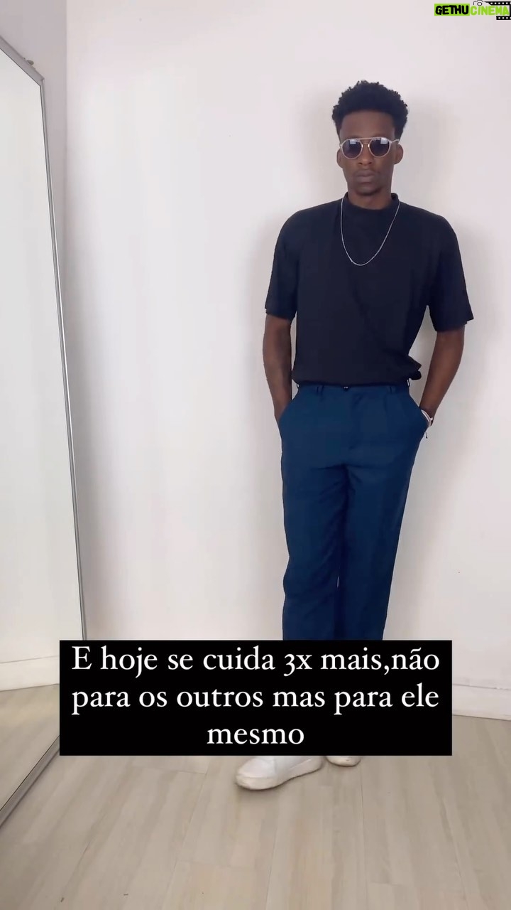 Zezeh Barbosa Instagram - Black is beautiful!✊🏾❤️ Amar a si mesmo é resistir todos os dias, sendo preto. Pra refletir!✊🏾❤️ Via @marcviini | @sitemundonegro ✊🏾❤️ . . . . #antiracismo #antiracista #racismoécrime #racismonão #racismoestrutural #racistasnãopassarão #racismoinstitucional #educacaoantirracista