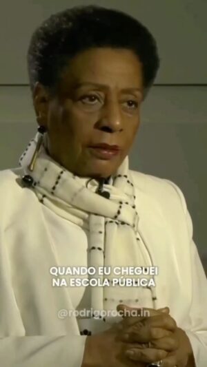 Zezeh Barbosa Instagram - O poder da educação!✊🏾

Sempre lembrando: não podemos romantizar as histórias, hein?👊🏾

Ótima noite, babiesss🍀

#repost @coracaodeprofessor Primeira mulher negra a se tornar juíza do Tribunal de Justiça do Rio, titular da 1ª Vara da Infância da Juventude e do Idoso, e primeira desembargadora negra do estado, Ivone Caetano tem uma história de vida inspiradora.
Filha de uma lavadeira que criou sozinha os 11 filhos, Ivone Caetano tem uma história de luta pela sobrevivência e contra o preconceito. Estudou em colégio público e em algumas escolas particulares. Para ajudar a família, chegou a acumular três empregos ao mesmo tempo.

Fonte: jornal O Globo.
.
.
#antiracismo #antiracista #racismoestrutural #racismoécrime #racistasnãopassarão #racismoinstitucional #educacaoantirracista #racismonão #racismonao #consciencianegra