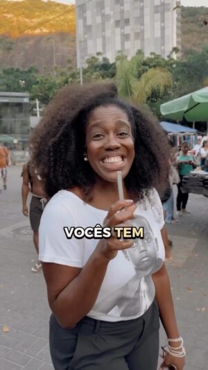 Zezeh Barbosa Instagram - Você conseguiria?🤔

Essa é pra pensar. Vivam os atores e atrizes negros do Brasil!!!❤️

Ótima semana, pra nós, amoresssss🍀

Via @mariagalreal | @negroajudanegro ✌🏾
.
.
.
.
#antiracismo #antiracista #racismoestrutural #racismoécrime #racistasnãopassarão #racismoinstitucional #educacaoantirracista #racismonão #racismonao #consciencianegra