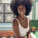 Zezeh Barbosa Instagram - Sobre isso!✊🏾 @deusacientista sempre mandando bem demais!!🤎 Ótima quarta, babiesssss🍀 . . . . #mulheresnegras #mulhernegra #mulherpreta #pretasnotopo #deusacientista #pretosnotopo #antiracismo #antiracista #racismoécrime #racismoestrutural #racismoinstitucional #educacaoantirracista