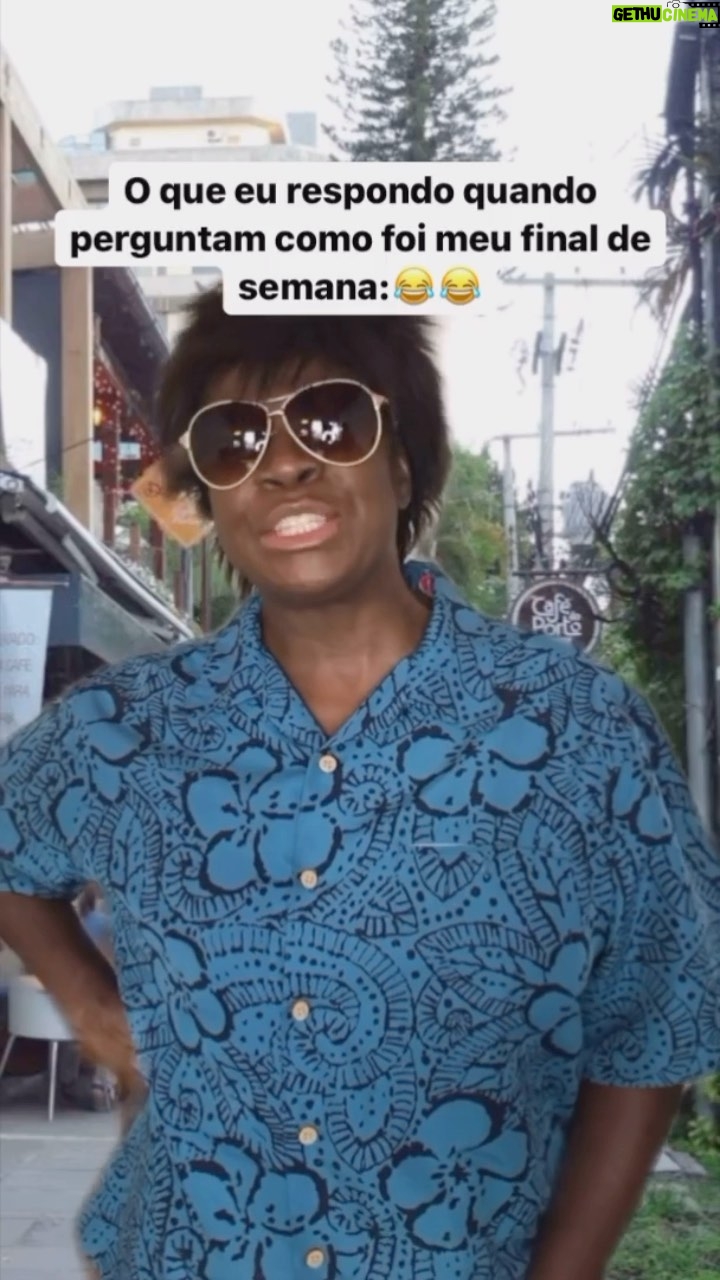 Zezeh Barbosa Instagram - 🥲🥲 Hahahah eu tô aqui toda carnavalesca no Instagram, mas na verdade meu carnaval tá assim!😅 Será???👀👀 Hahahah ótima semana para nós, amoresssss🍀 . . . . #carnaval #carnaval2024 #carnavalesco #finaldesemana #pararir #rirmuito #reelshumor #reelsbrasil
