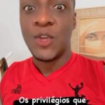 Zezeh Barbosa Instagram - Privilégios Premium!🤡 O @geilsonsimoes falou tudo hahah. Mais do que isso, só desenhando!✊🏾 Ótima noite, babiesss🍀 . . . . #antiracismo #antiracista #racismoestrutural #racismoécrime #racistasnãopassarão #racismoinstitucional #educacaoantirracista #racismonão #racismonao #consciencianegra