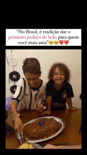 Zezeh Barbosa Instagram - Amar é incrível!!!🥰

Caiu uma lágrima! Um pouco de fofura pra nossa semana :)❤️

Ótima noite, babiesss🍀

Via @insidehistory 👊🏾
.
.
.
.
#amordeirmaos #amordeirmao #maedemenino #maededois #maedeumprincipe #maesefilhos #filhosamados #amordefilho #amordefilhos #amaréincrivel #irmaos #bolodeaniversario #aniversariodecriança #criancasfofas