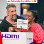 Zezeh Barbosa Instagram – A dança da vitória ahahah💃🏿🥇

Hoje foi dia de @caldeiraocommion , e foi tão bommm!❤️

Ótimo ver e rever tantos amigos… @marcosmion @danicalabresa @evelyncastrooficial @jojotodynho @niveamaria_oficial @luismirandaator @luciomaurofilhooficial @weldermm !😍

Obrigado pelo convite, amei!!!🥰
.
.
.
.
#caldeiraocommion #globoplay #globo
