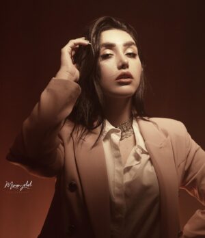 Zhalla Rasul Instagram - Make them stop and stare 
Photo by @miranjalalphotography 
Suit by @bawarshopping