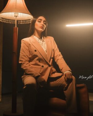 Zhalla Rasul Instagram - Cultivate an elegant mind .
Photo by the talented  @miranjalalphotography .
Suit by @bawarshopping .