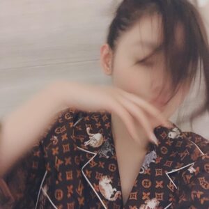 Zhang Tian'ai Instagram - 早点睡 宝剑姑娘