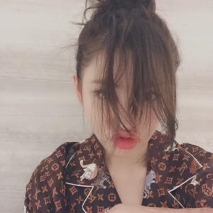 Zhang Tian'ai Instagram - 早点睡 宝剑姑娘