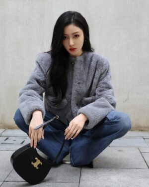 Zhang Tian'ai Instagram - 好久不见💜💙🖤
#CELINETILLY
#CELINEBYHEDISLIMANE