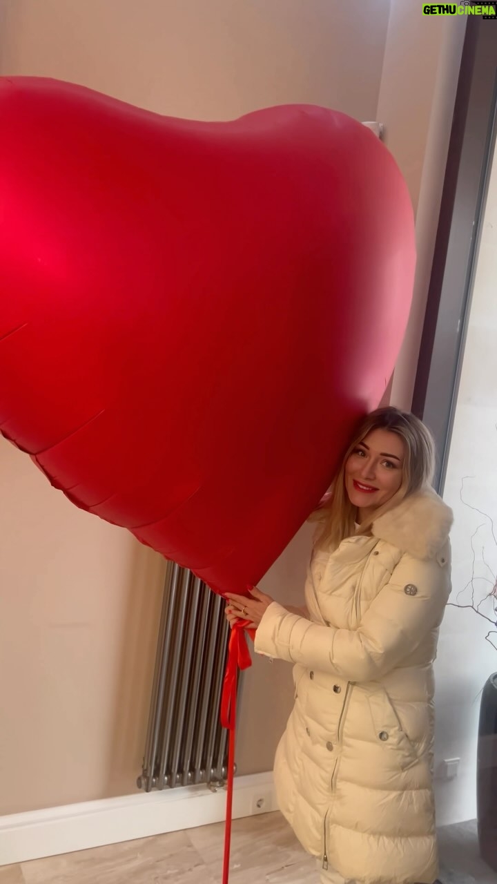 Zhanna Martirosyan - 49.4K Likes - Всех, кто празднует День Святого Валентина поздравляю с праздником!♥️♥️♥️♥️♥️♥️♥️
Всех, кто не празднует, со средой вас!🫀🫀🫀🫀🫀🫀