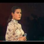 Zhanna Martirosyan Instagram - «ЕСЛИ Б НЕ БЫЛО ВОЙНЫ». ВАЛЕНТИНА ТОЛКУНОВА Ещё до встречи вышла нам разлука, А всё же о тебе я вижу сны, Да разве мы б прожили друг без друга, Мой милый, если б не было войны, Мой милый, если б не было войны. Наверно, я до срока стала старой, А только в этом нет твоей вины, Какой бы мы красивой были парой, Мой милый, если б не было войны, Мой милый, если б не было войны. И снова ты протягиваешь руки, Зовёшь из невозвратной стороны, Уже б ходили в школу наши внуки, Мой милый, если б не было войны, Мой милый, если б не было войны. Никто калитку стуком не тревожит, И глохну я от этой тишины, Ты б старше был, а я была б моложе, Мой милый, если б не было войны, Мой милый, если б не было войны. Да разве мы б прожили друг без друга, Мой милый, если б не было войны.