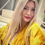 Zhanna Martirosyan Instagram – Поздравляю с Рождеством! 🌟✨🌟✨🌟✨
Желаю светлых мыслей в голове🌟, любви в сердце🌟, умиротворение в душе🌟, счастья в глазах🌟, мира на земле.🌟✨🌟✨🌟✨🌟✨