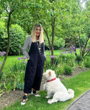 Zhanna Martirosyan Instagram - Провожу собрание.
На повестке дня, как надо себя вести на следующей неделе.