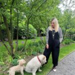 Zhanna Martirosyan Instagram – Провожу собрание.
На повестке дня, как надо себя вести на следующей неделе.