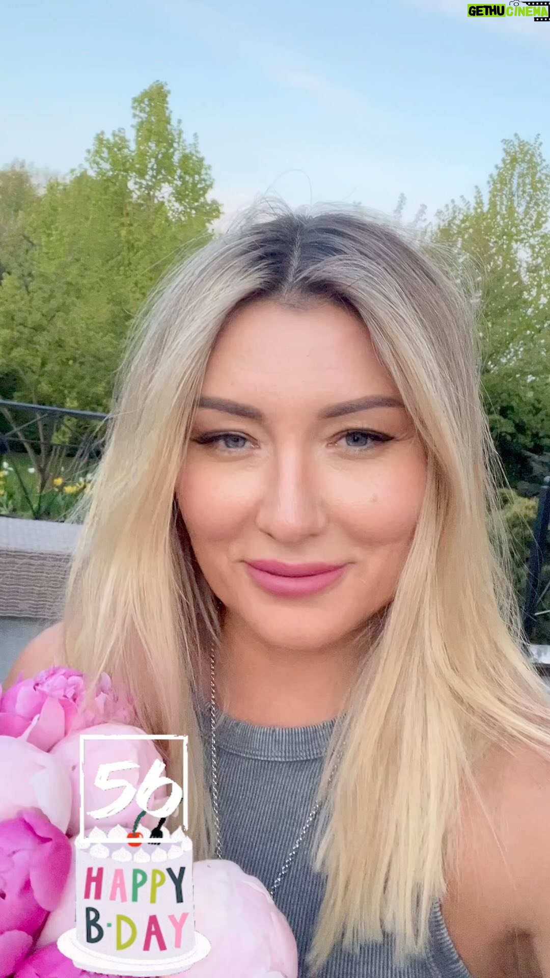 Zhanna Martirosyan - 3 Likes - Спасибо всем за поздравления с днём рождения!🥳🎂🎉🎊🥂💐🥳🍾🌺
