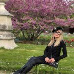 Zhanna Martirosyan Instagram - А вы знали, что во всем мире существует 38 городов с названием Париж? Я решила посетить основной их офис.