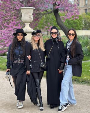 Zhanna Martirosyan Instagram - А вы знали, что во всем мире существует 38 городов с названием Париж?
Я решила посетить основной их офис.