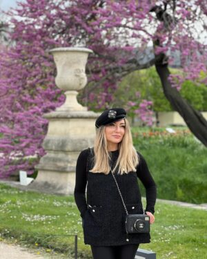 Zhanna Martirosyan Instagram - А вы знали, что во всем мире существует 38 городов с названием Париж?
Я решила посетить основной их офис.