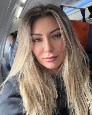Zhanna Martirosyan Instagram - Какие планы на майские праздники?