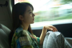 Zhao Jinmai Instagram - 阴天 在不开灯的车里
📷by wodemama