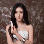 Zhao Jinmai Instagram – 漫步卢浮宫
@lancomeofficial  @MuseeLouvre  #lancomexlouvre