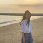 Zhao Jinmai Instagram – 把太阳留在身后🧡🌊