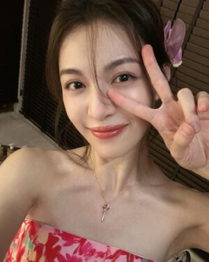 Zhong Chuxi Instagram - 🌸🌼🌺