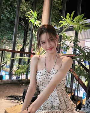 Zhong Chuxi Instagram - My holidays in Thailand - Part 1
要狠狠的感受这个世界啊！
❤️💛💜🧡🩵🩷💙💗