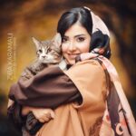 Ziba Karamali Instagram - . معرفی میکنم: خوش اخلاق ترین و مهربون ترین‌ گربه جهان ببری خان😍🧡 رفیق کوچولوی من🧡 . 📷@armin__ahmari Makeup by @elenanorouzii