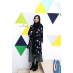 Ziba Karamali Instagram - . بمونه به یادگاری از یه تجربه فوق العاده دلنشین و دوست داشتنی کنار آدمایی که مثل خیلی‌ از آدمای این روزها، هزاررنگ و هزار رو نیستن. واقعی‌ان. بی ریا و بی غل و غش! به دور از هر حاشیه، به دور از هر ادایی و هر نامروتی! . برای من که این چند سال اخیر تا به امروز، تغییرات خیلی زیادی رو توی زندگیم تجربه کردم و به واسطه‌‌ی موقعیت‌های تازه‌ای که در اون ها قرار گرفتم، با افرادی تازه و معمولا ( به لحاظ سنی) بزرگتر از خودم آشنا شدم، بیشتر از هر چیزی، آدم‌ها و رفتارشون و منششون جلب توجه کرد. خیلی چیزها حالمو بد کرد و خیلی حرف‌ها و رفتارهای ناحقی که شنیدم و دونستم که پشت سرم مطرح شده، دلمو شکست و غمگینم کرد. ضربه هم خوردم ازشون. شاید حتی هنوز هم ترکش‌های این رفتارها من و آینده‌مو نشونه رفته باشه. شایدم نه! نمیدونم. ولی الان تنها چیزی که می‌دونم اینه که امروز من با زیبای چند سال پیش خیلی متفاوت شده. من قوی تر شدم و تمام این قدرت رو مدیون همون آدم‌هایی هستم که زمانی مانع سازی کردن. الان به جای هر گلایه‌ای تشکر می‌کنم از همه‌ی اون آدم‌هایی که باعث شدن زیبای زودرنج کم تحمل، امروز قوی تر بشه و مصمم‌تر تا بدونه دنیا قرار نیست اونجوری باشه که دلش میخواد. بلکه قراره خودش به شکلی درش بیاره که دلش میخواد😊 قرار نبود اینارو بنویسم ولی یه دفعه حجم انرژی خوب و صمیمیتی که از جمع افراد این عکسا متصاعد میشد،😁 سفره دلمو باز کرد و باعث شد بگم که این آدما جزو اون دسته‌ کم یابن که هرچقدرم کارت سخت باشه بازم دوست داری زمانتو با اونها و جهان اونها بگذرونی😍 خیلی خیلی باعث افتخاره که کنار شما در دوبله "#انیمیشن_شیرشاه همکاری کردم.😍 . می‌دونید که چقدر دوستتون دارم😍 . پ.ن: جای اوناییم که نیومدن خالی. 😁 . عکاس همه عکس‌ها: @saman.rahmatabadi