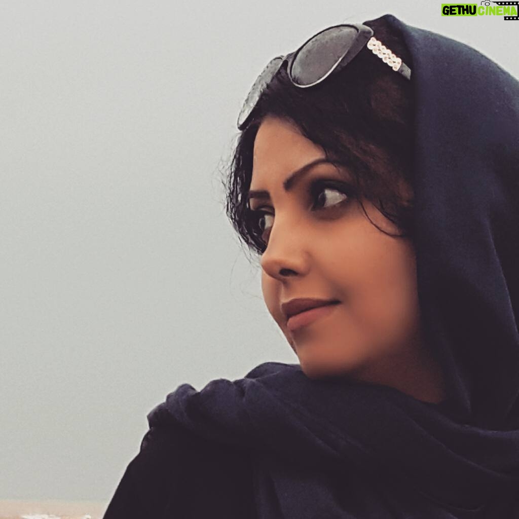 Ziba Karamali Instagram - . من احتیاج به این چشم ها داشتم و فقط یک نگاه او کافی بود که همه ی مشکلات فلسفی و معماهای الهی را برایم حل بکند. به یک نگاه او دیگر رمز و اسراری برایم وجود نداشت. #بوف_کور #صادق_هدایت . برای من تو زیباترین بانویی هستی که می شناسم. . #مامان #عشق #تمام_جهان_من #زیباترین #بهترین #عزیز_دل
