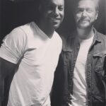 Zibby Allen Instagram - At long last, some VR #bts 🩶 #virginriverseries #virginrivernetflix #virginriverseason5 (photo of Martin and me taken by @alexandrabreck on her cool n’ fancy 📸 )