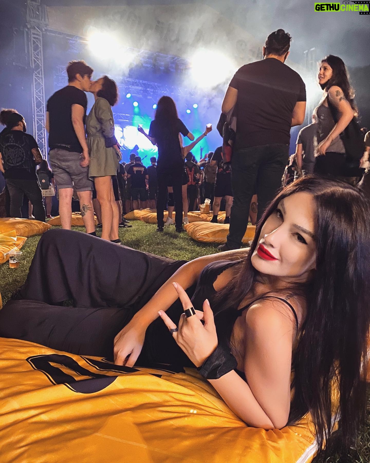 Zilan Duru Instagram - Rock’n Love 🤘🏼 📷photo credit: @kutupzencisi