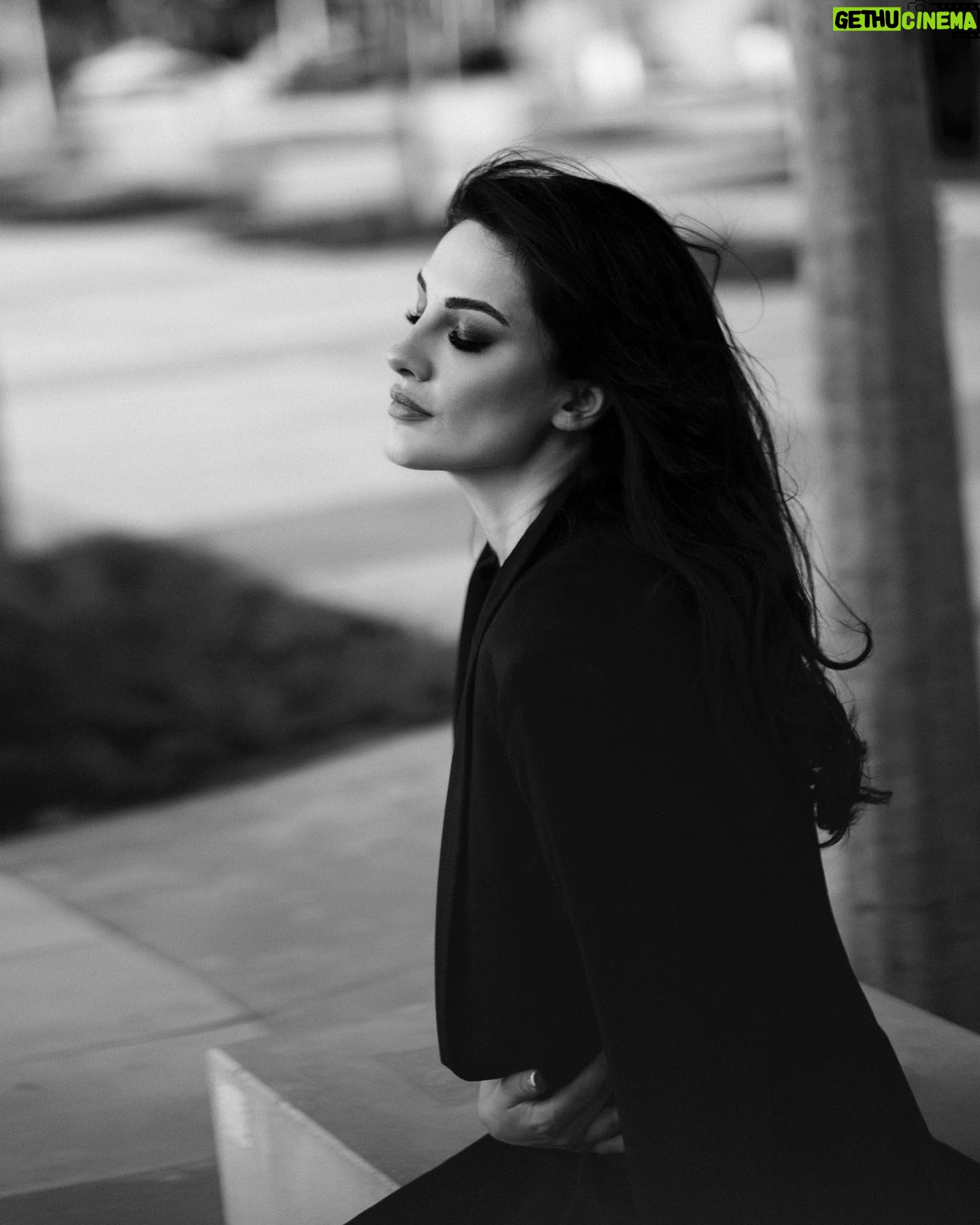 Zilan Duru - 3 Likes - Thanks for;
@kvitka.alinaa
@le.kula_makeup
“Accept yourself, love yourself and keep moving forward. If you want
to fly, you have to give up what weings you down.” - Roy T. Bennet