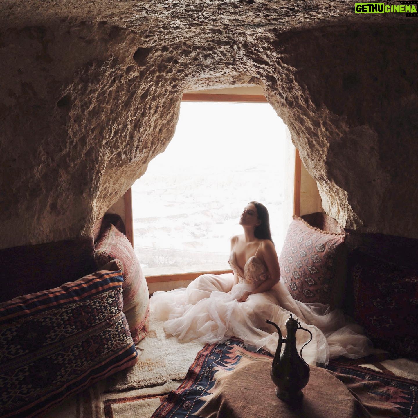 Zilan Duru - 3 Likes - Sultan’s Cave Suite! 🤎