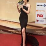 Zilan Duru Instagram – Thanks for this wonderful night and the award 💫