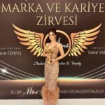 Zilan Duru Instagram – Thank you for this beautiful night and the award🤍