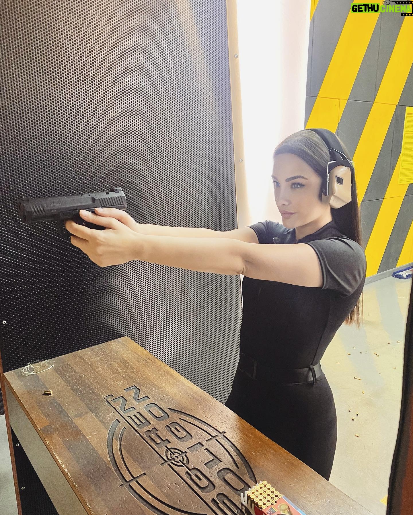 Zilan Duru - 3 Likes - Bang bang 🔫