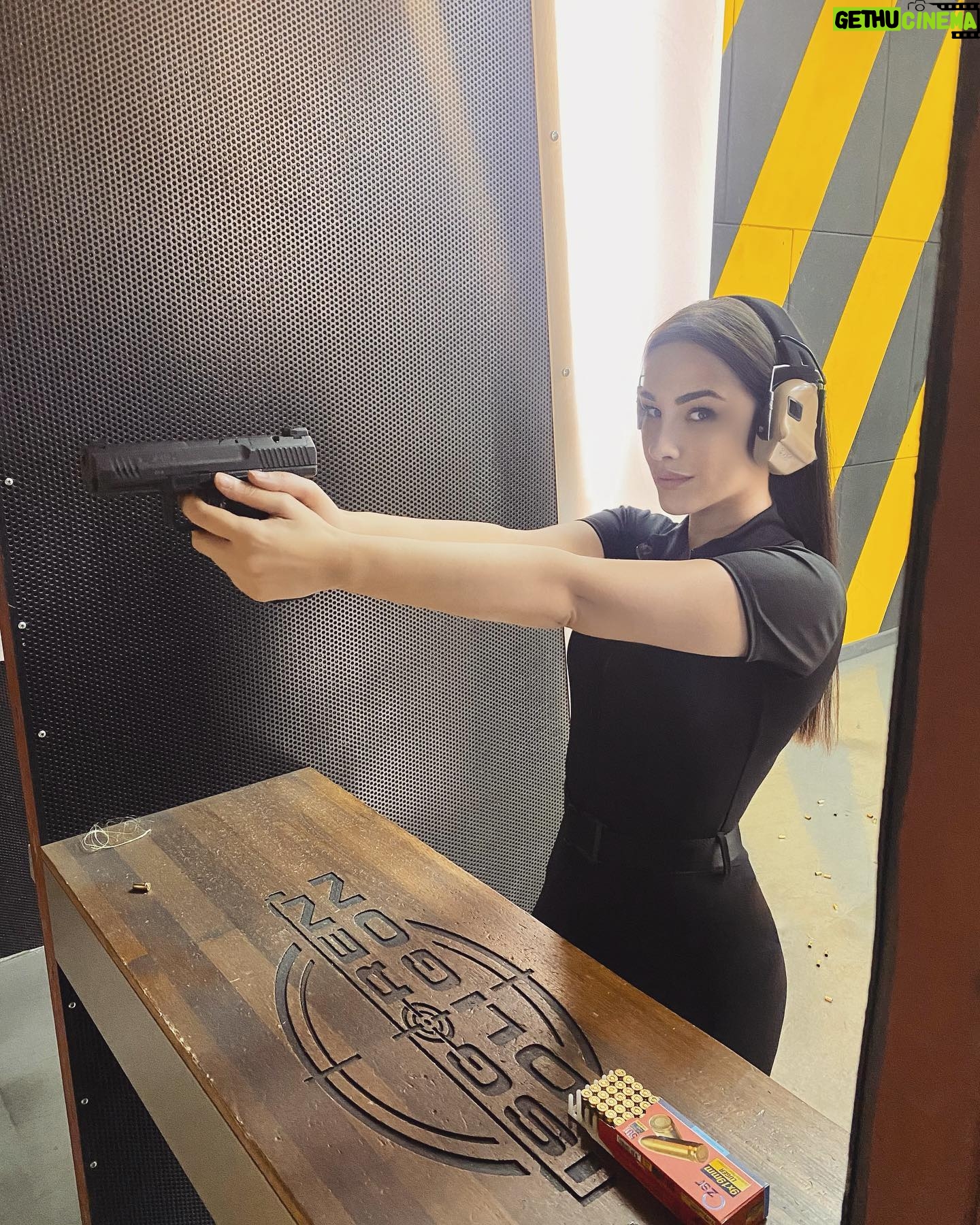 Zilan Duru - 3 Likes - Bang bang 🔫